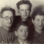 ~1945 - Борис с родителями и дядей Евгением Ганкиным
